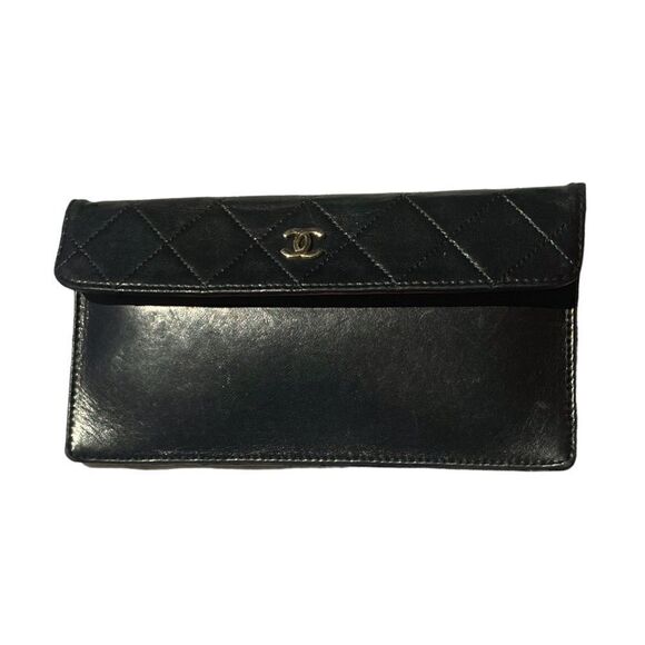 ❤️SOLD❤️AUTHENTIC CHANEL Vintage Classic Black Flap Closure Clutch Purse - Picture 1 of 14